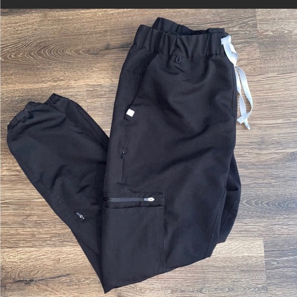 FIGS Limited edition scrub pants - Picture 3 of 3